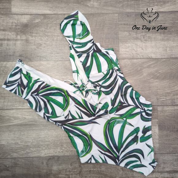 Sporlike V Neck Ruffle One Piece Swimsuit Size L - Picture 6 of 6